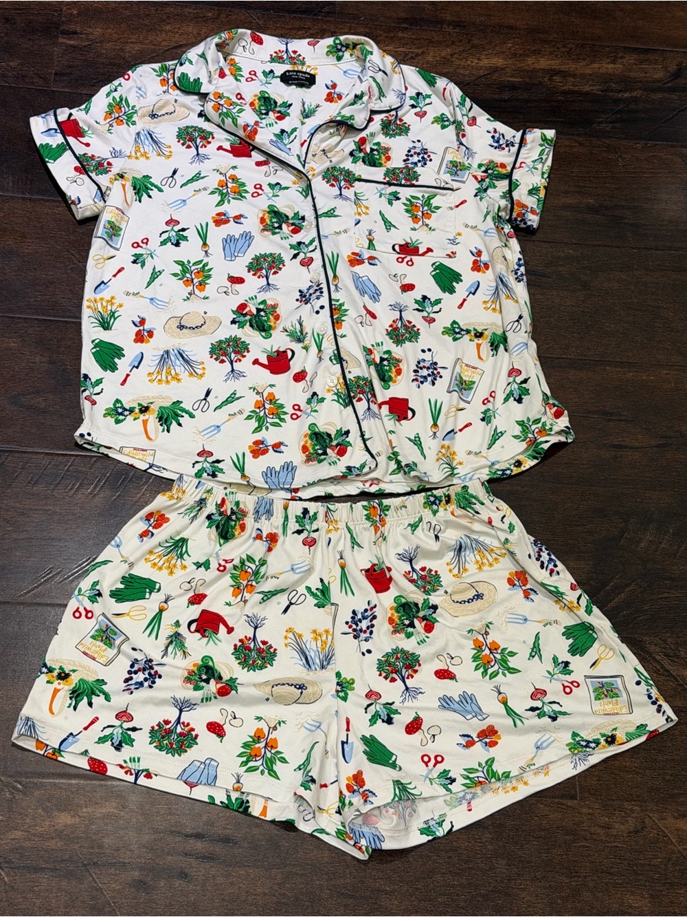 Kate Spade White Vegetable Garden Print Short Pajama Set